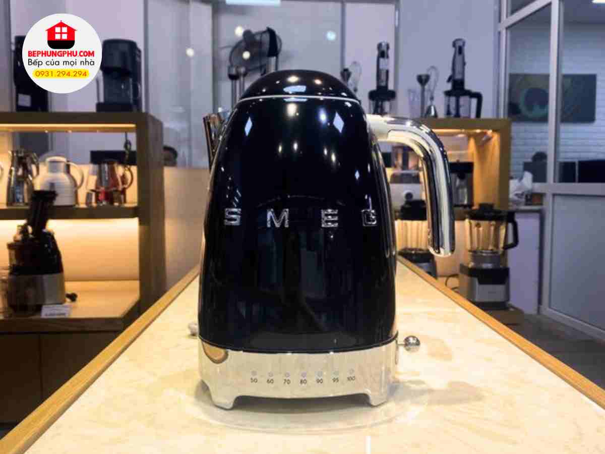 ấm đun nước siêu tốc smeg klf04bleu