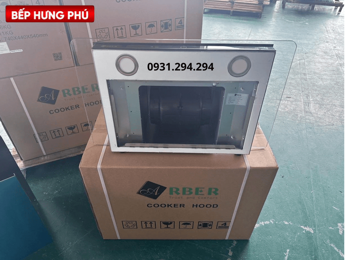 Máy hút mùi Arber Smart AB-700TA lắp đặt tại nhà khách