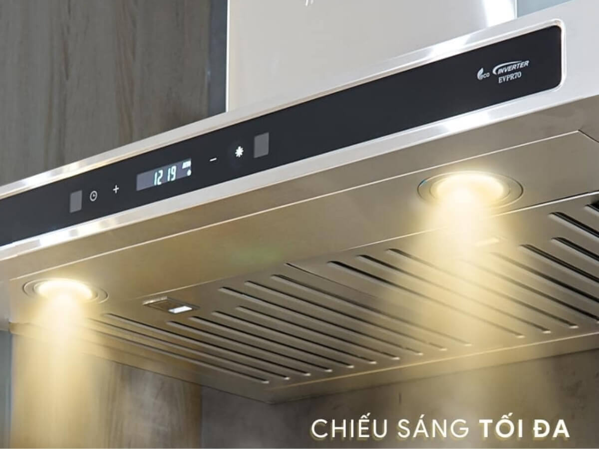 Đèn LED chiếu sáng tiện lợi, tiết kiệm năng lượng