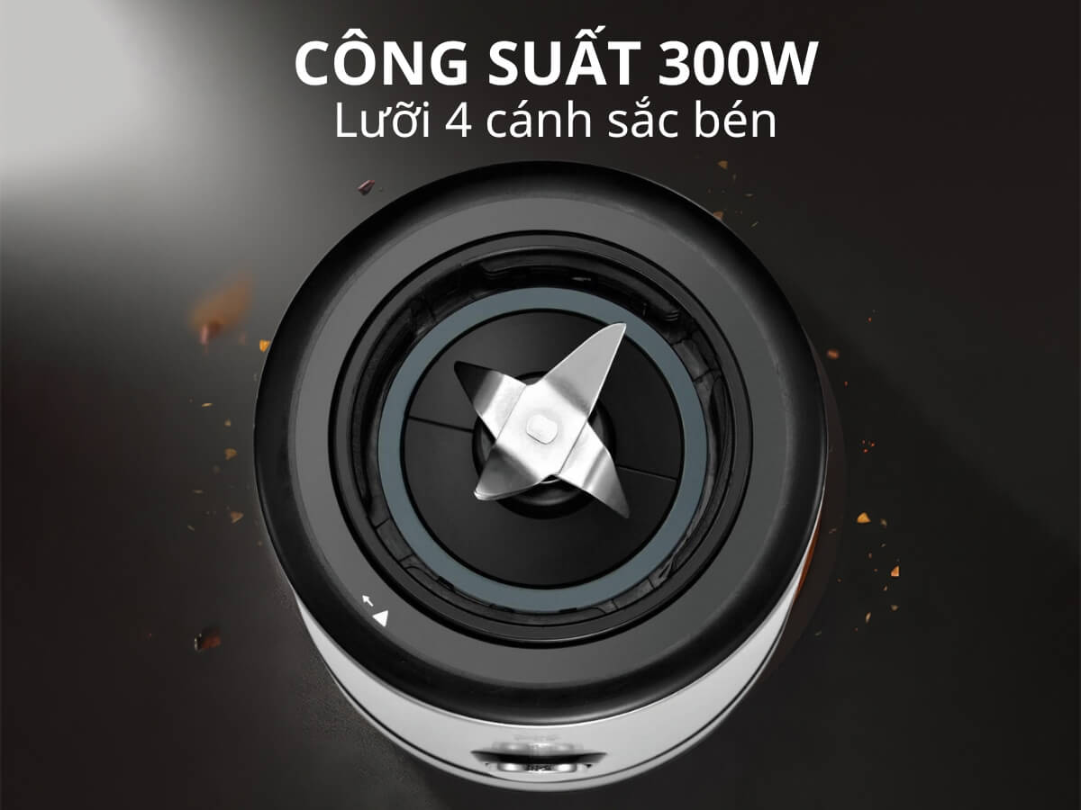 Công suất 300W, lưỡi 4 cánh sắc bén