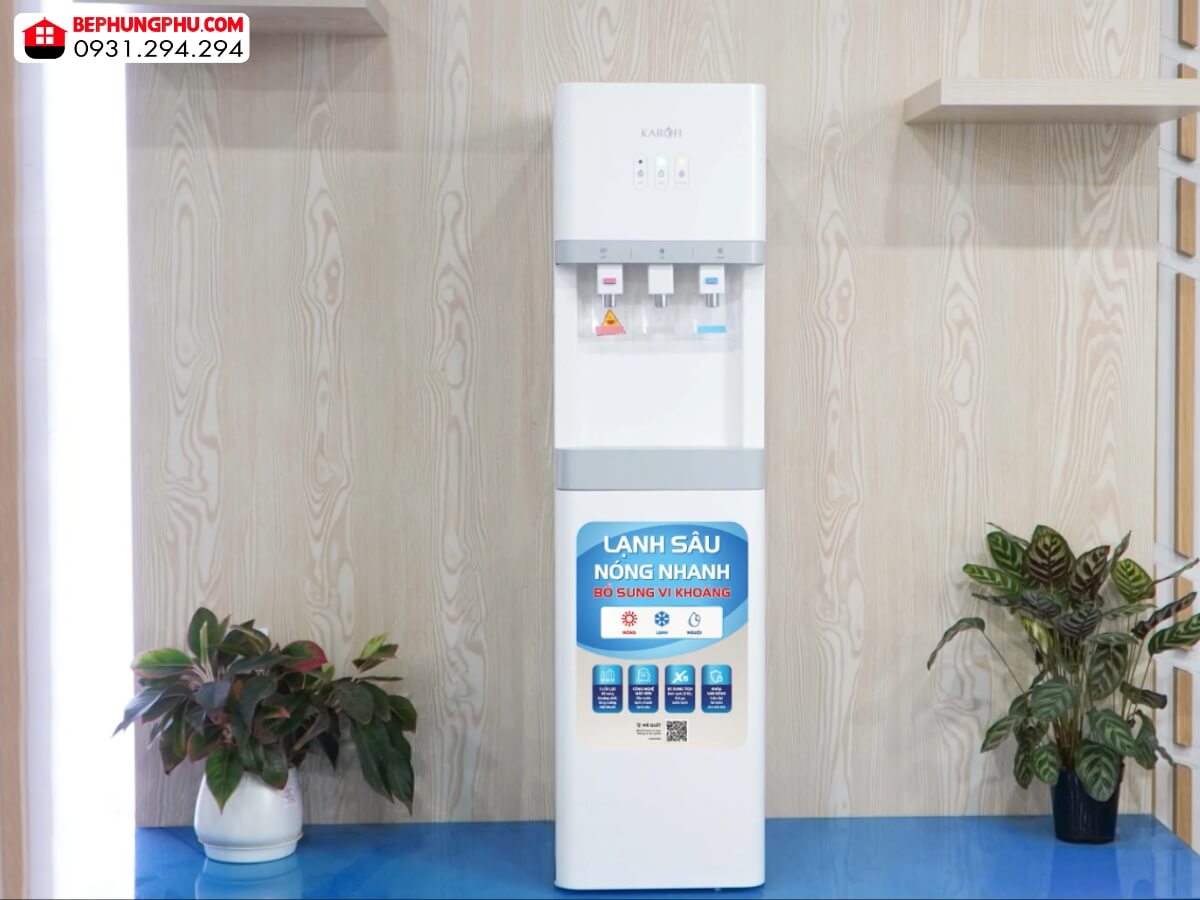 Cây nước nóng lạnh Karofi HCV209