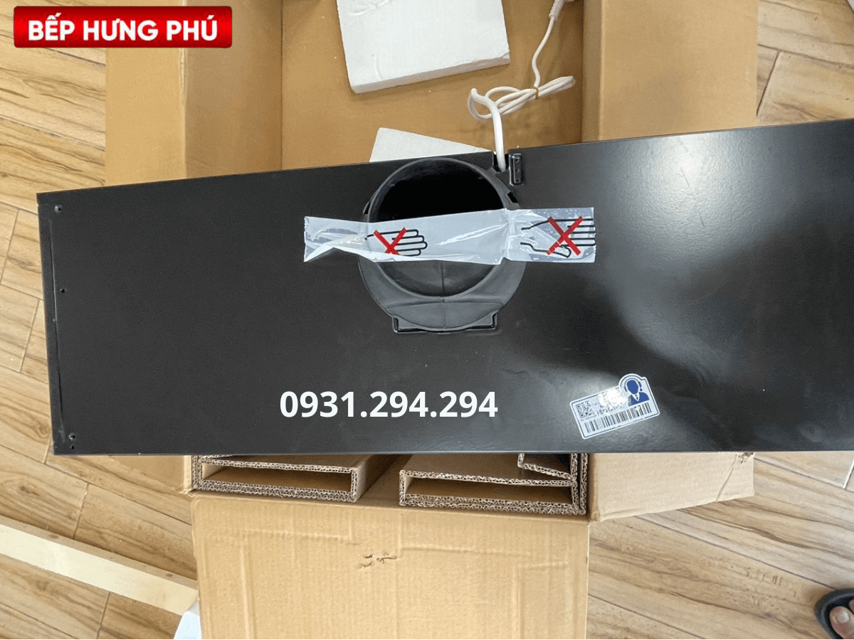 Máy hút mùi Bosch DFT93CA61B