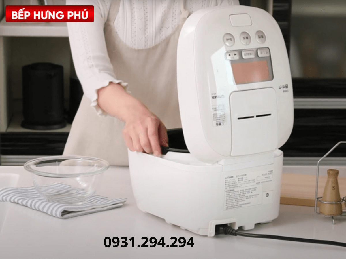 nồi cơm điện tử cao tần Tiger JPT-H10S