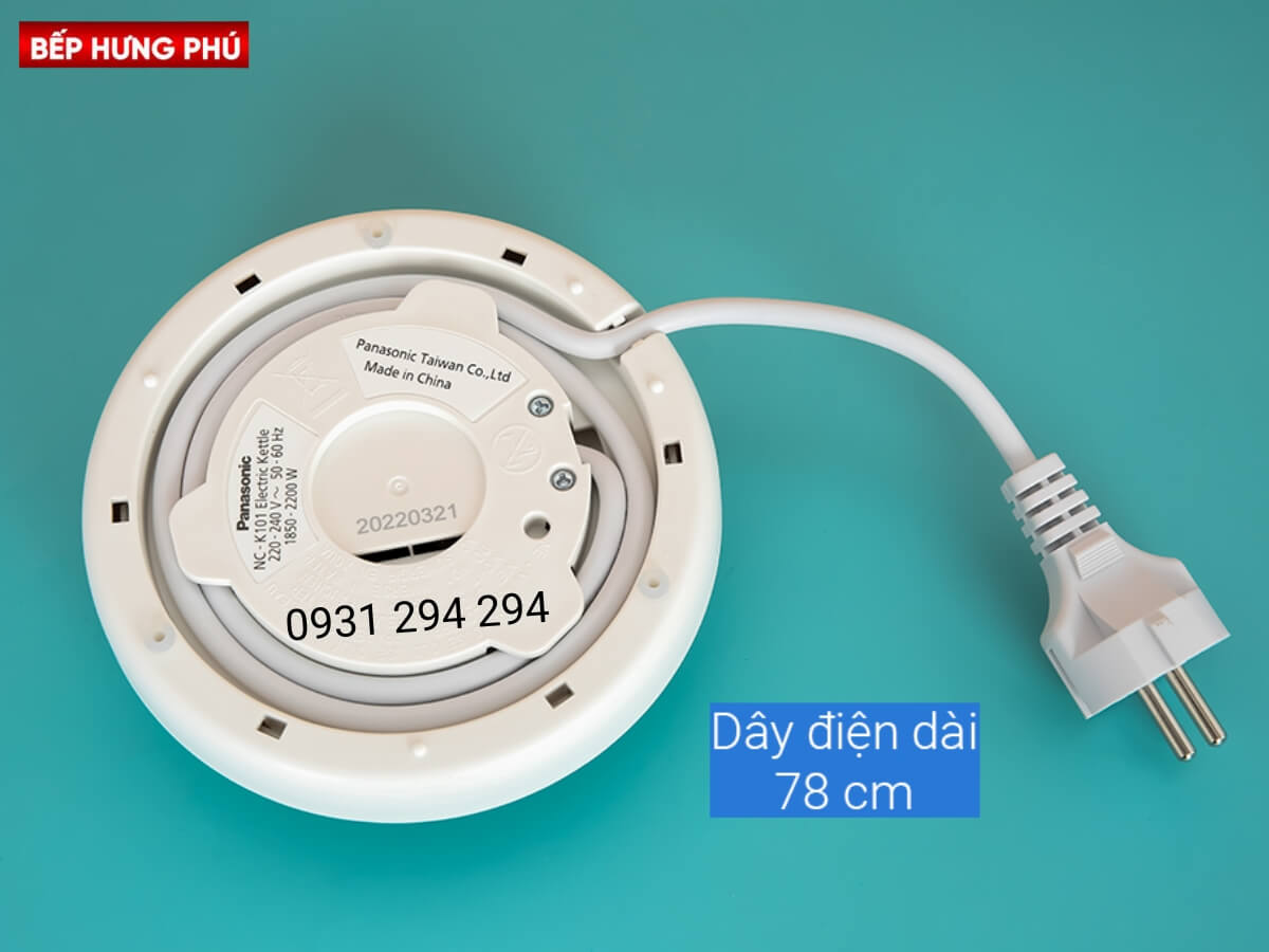 Dây điện được thiết kế rãnh cuốn dây quanh chân đế, bảo quản tốt, gọn gàng.