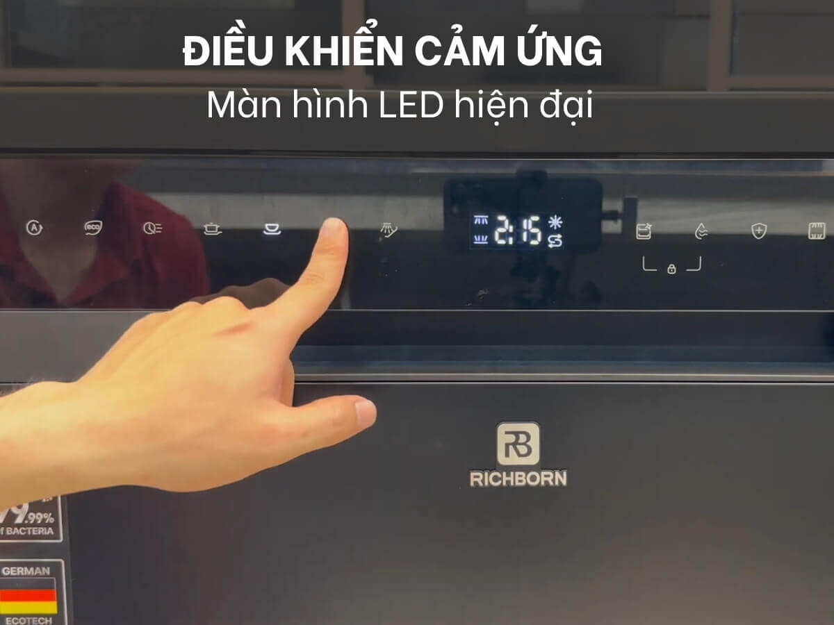 Điều khiển cảm ứng và màn hình LED hiện đại