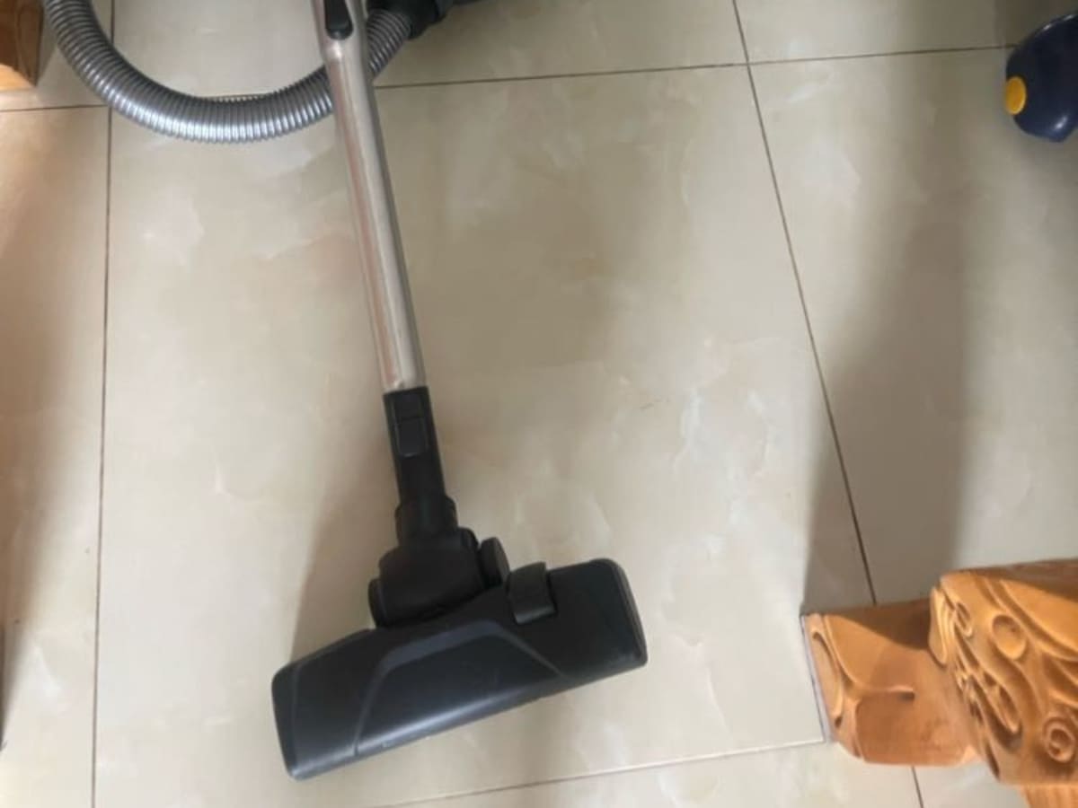 may hut bui electrolux ec41 2db 8