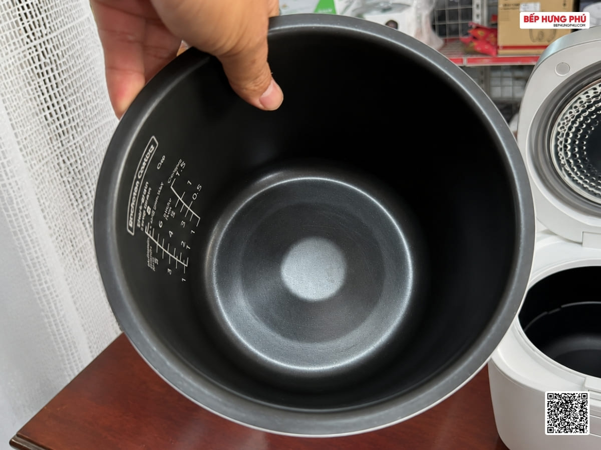 noi-com-cao-tan-panasonic-sr-hfl153wra-1.5l